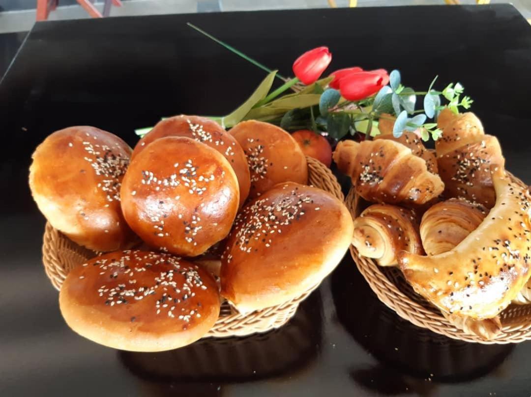Parkside Plaza Muscat Hotel Bagian luar foto