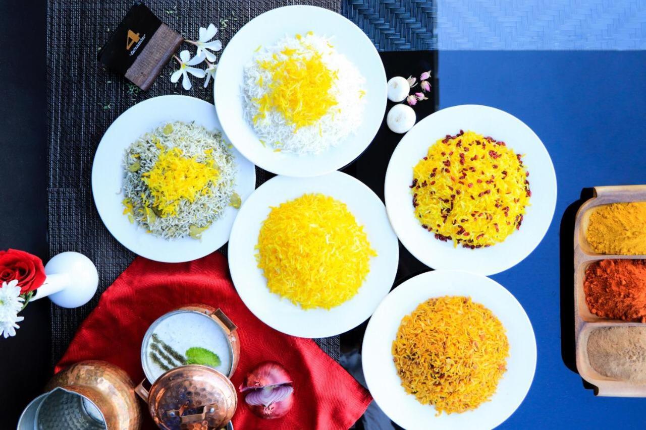 Parkside Plaza Muscat Hotel Bagian luar foto