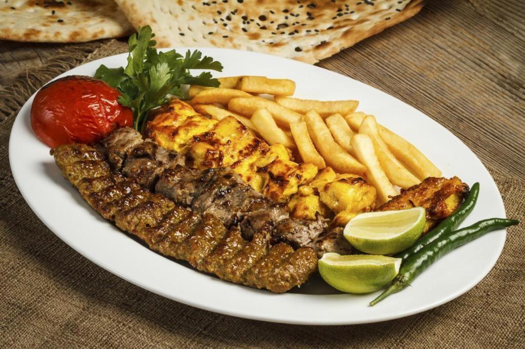 Parkside Plaza Muscat Hotel Bagian luar foto