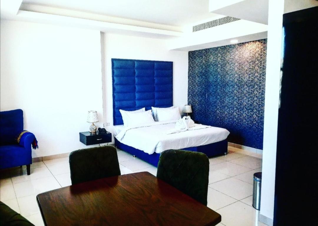 Parkside Plaza Muscat Hotel Bagian luar foto